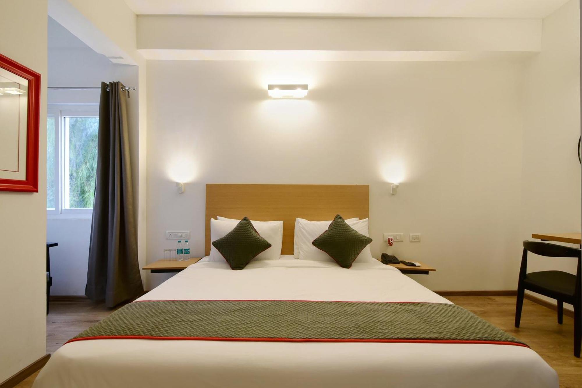 Townhouse Airport Road Hotel Yelahanka Kültér fotó