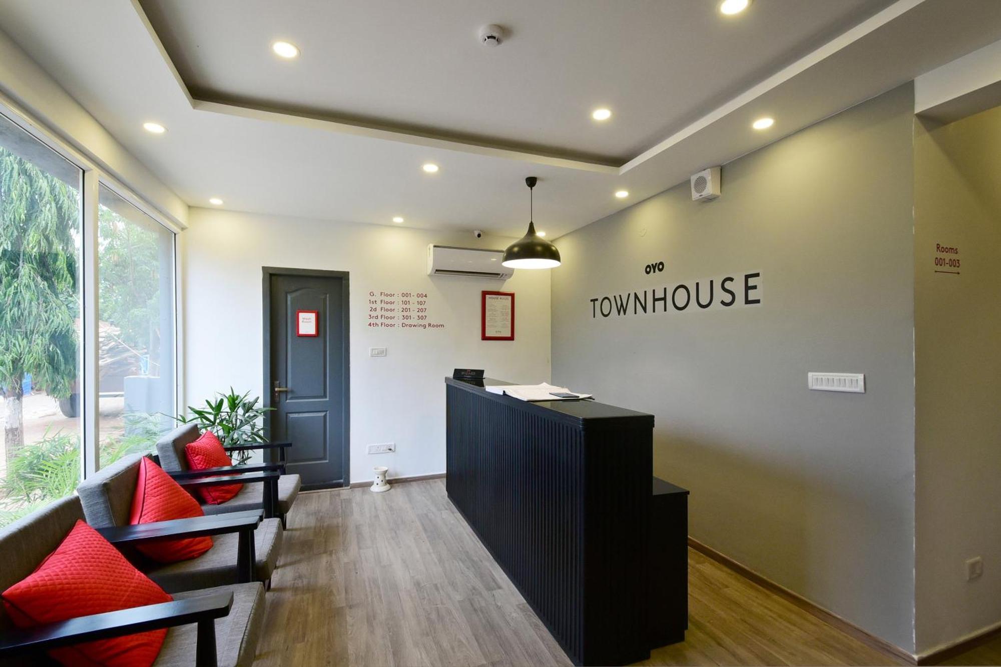 Townhouse Airport Road Hotel Yelahanka Kültér fotó