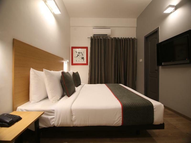 Townhouse Airport Road Hotel Yelahanka Kültér fotó