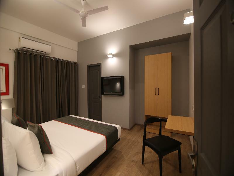 Townhouse Airport Road Hotel Yelahanka Kültér fotó